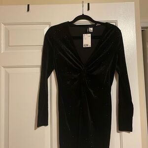 Divided Sparkly Dark Blue Velvet Long Sleeve Dress